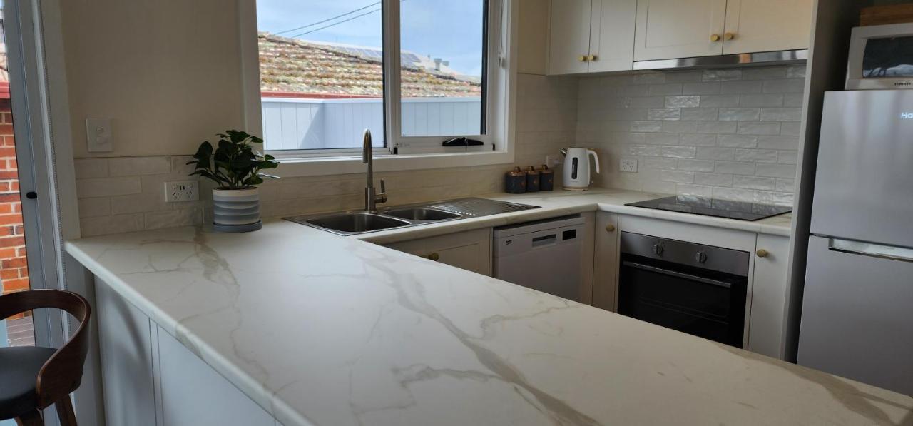 Stanley Village Waterfront Accommodation Buitenkant foto